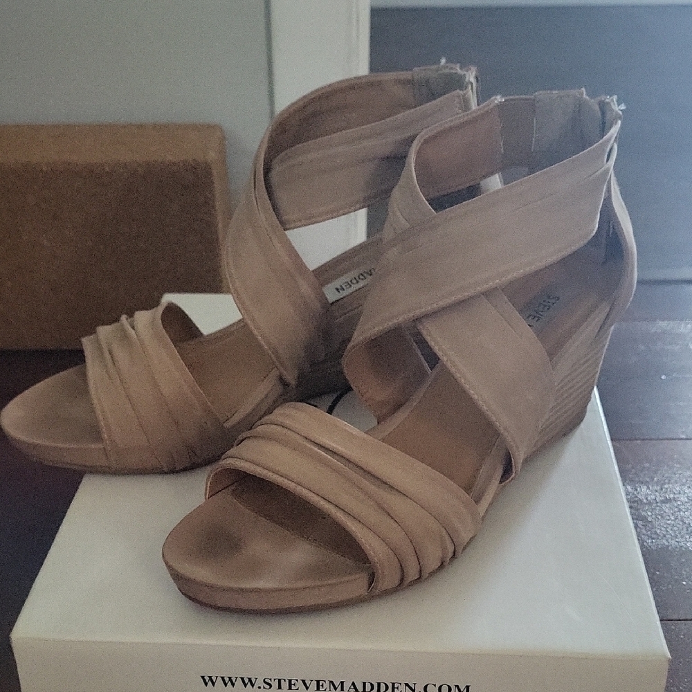 DISO: Steve Madden Faith Sandals